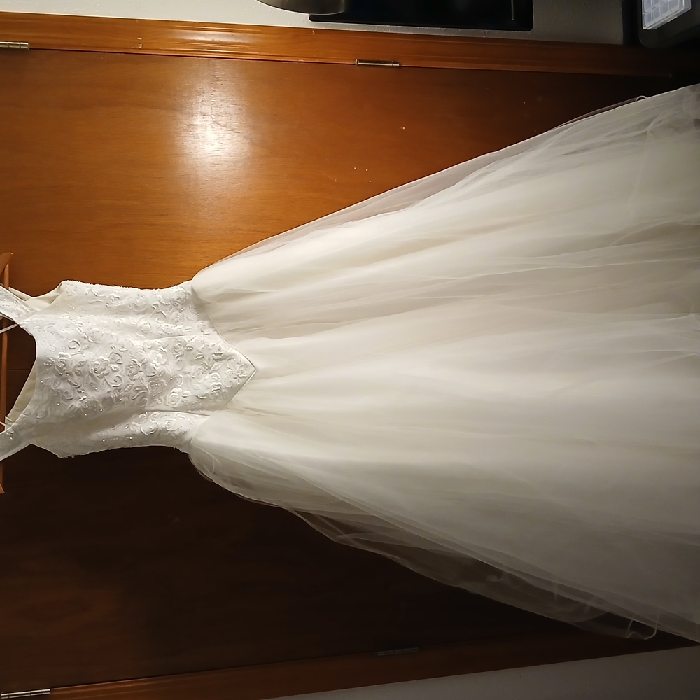 Mori Lee Classic White Lace Wedding Dress